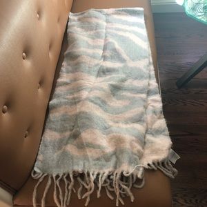 Cozy Animal print striped pink gray scarf wrap H&M
